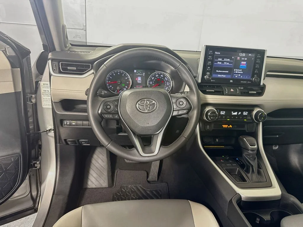 Certified Used 2019 Silver Sky Metallic Toyota XLE Premium image 21
