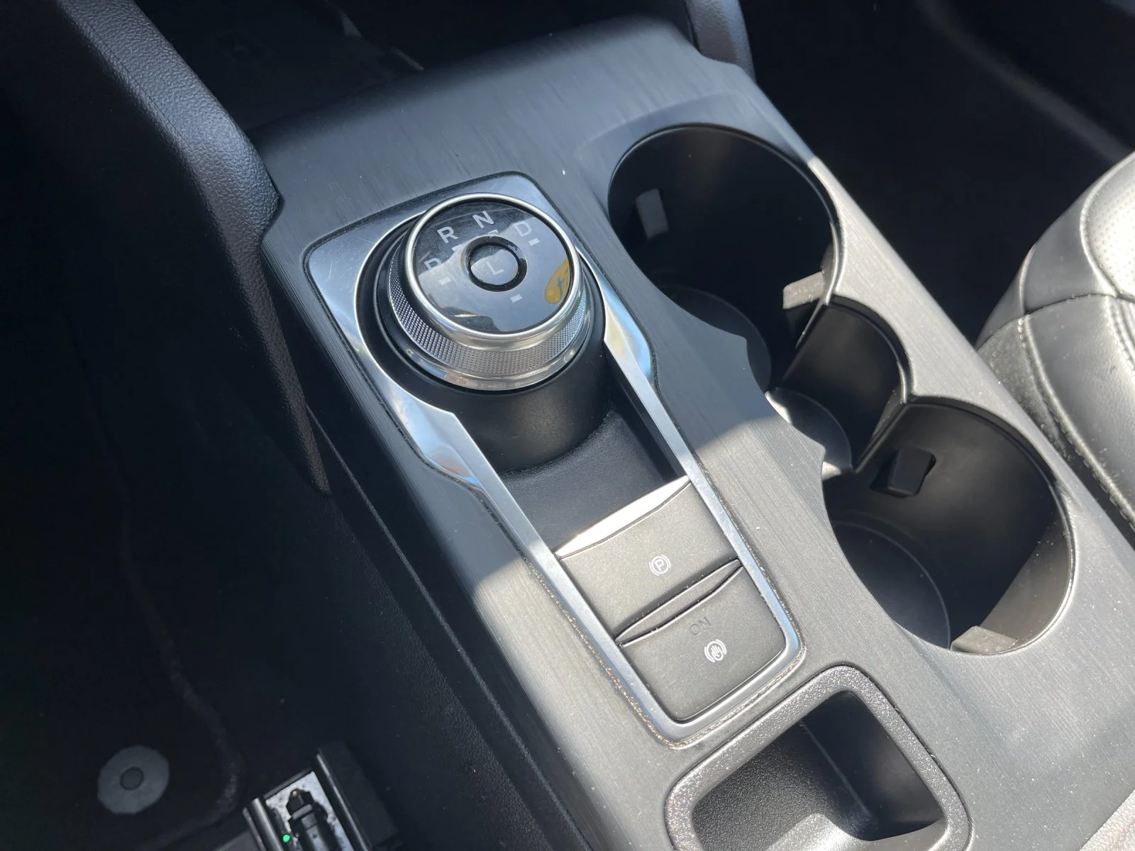 Used 2024  Ford Platinum image 23