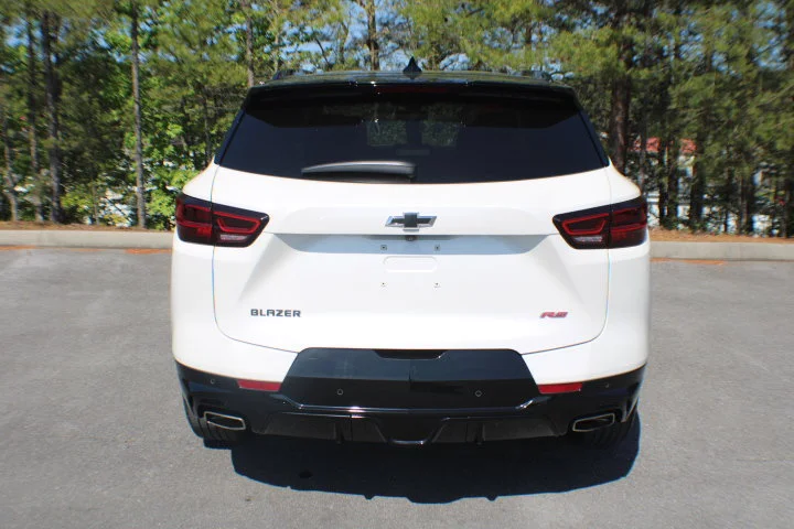 Used 2023 Iridescent Pearl Tricoat Chevrolet RS image 17