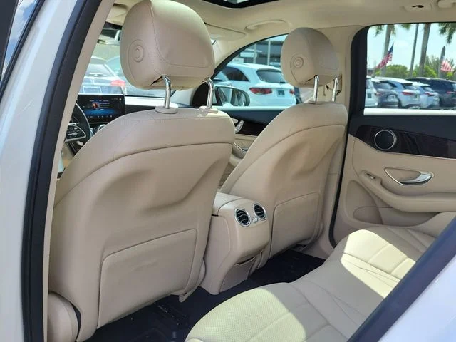 Used 2022 White Mercedes-Benz GLC 300 image 12