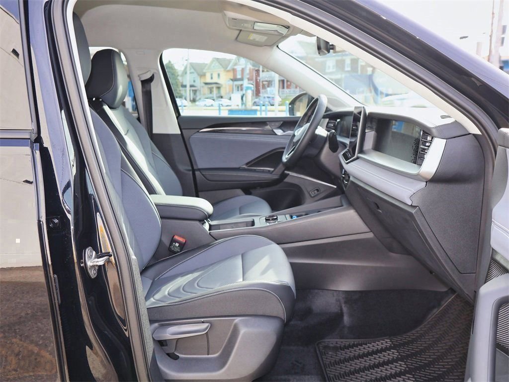 New 2026 Black Volkswagen 2.0T SE image 27