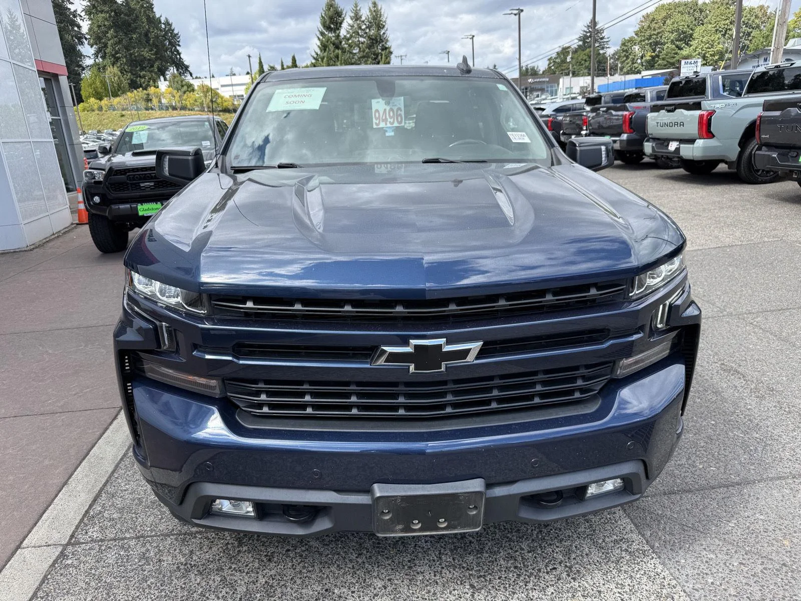 Used 2022 Northsky Blue Metallic Chevrolet RST image 9