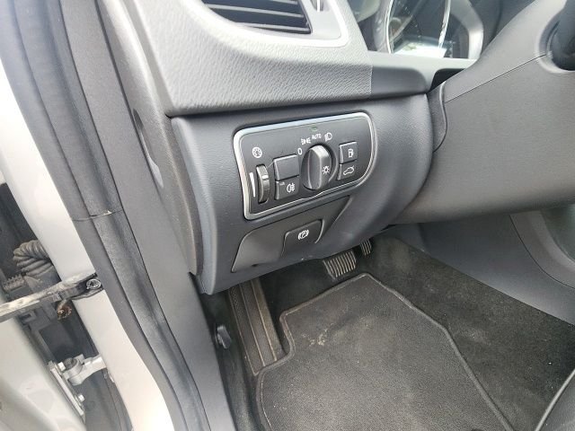 Used 2017 Silver Volvo T5 image 20