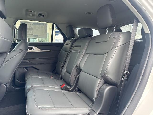 New 2026 Star White Metallic Tri-Coat Ford Active image 28