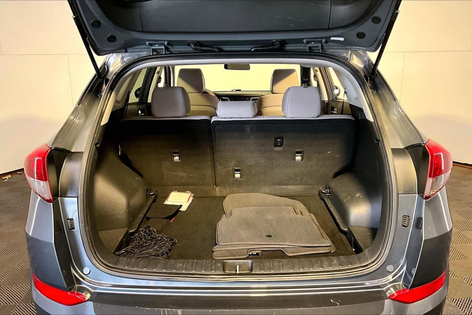 Used 2017 Coliseum Gray Hyundai SE image 34