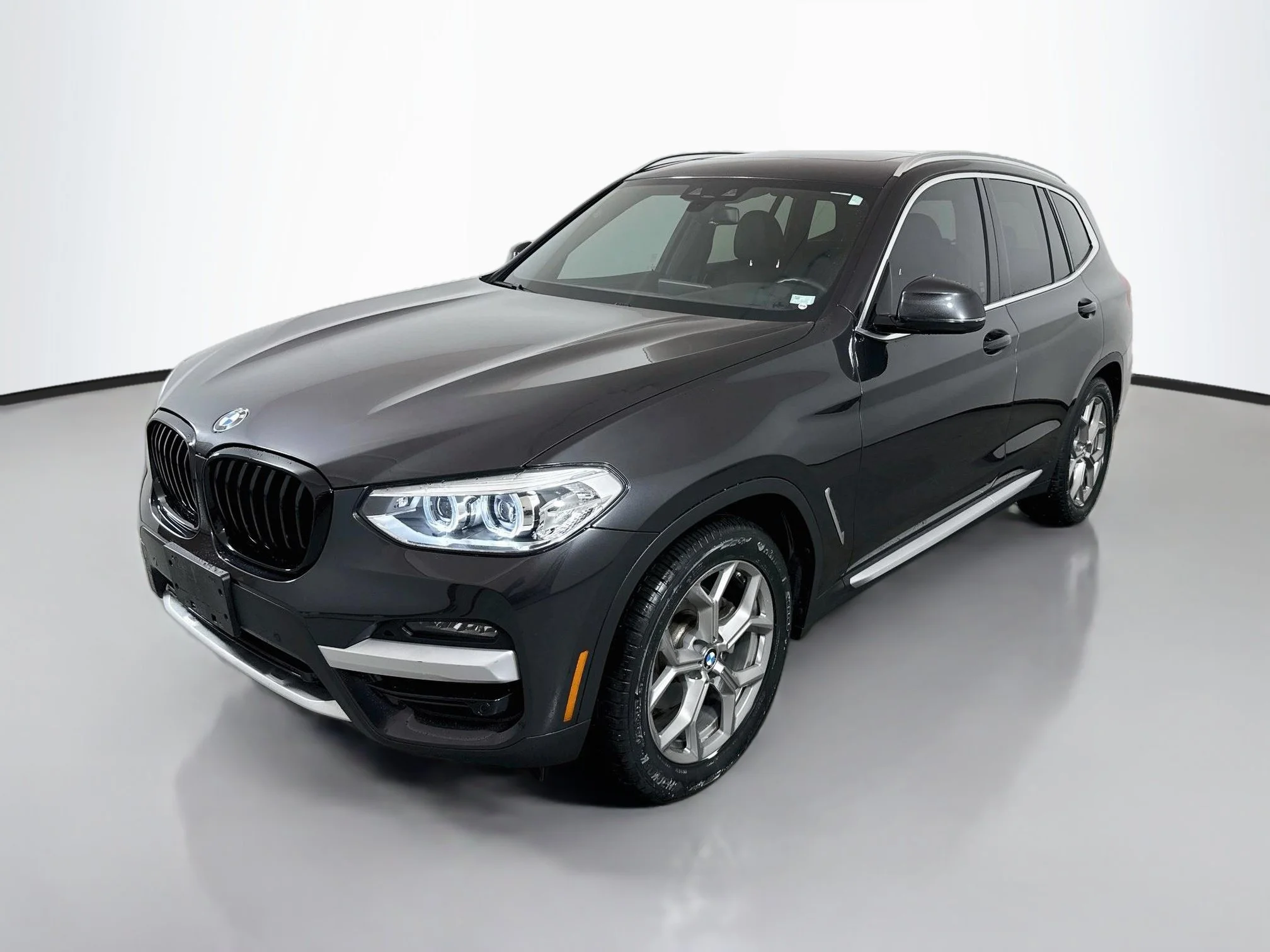 Used 2020 Dark Graphite Metallic BMW xDrive30i image 3