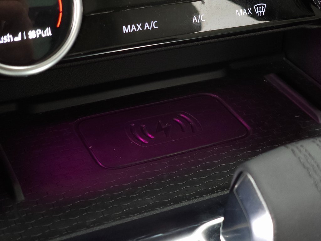 2022 JAGUAR F-PACE - Image 32