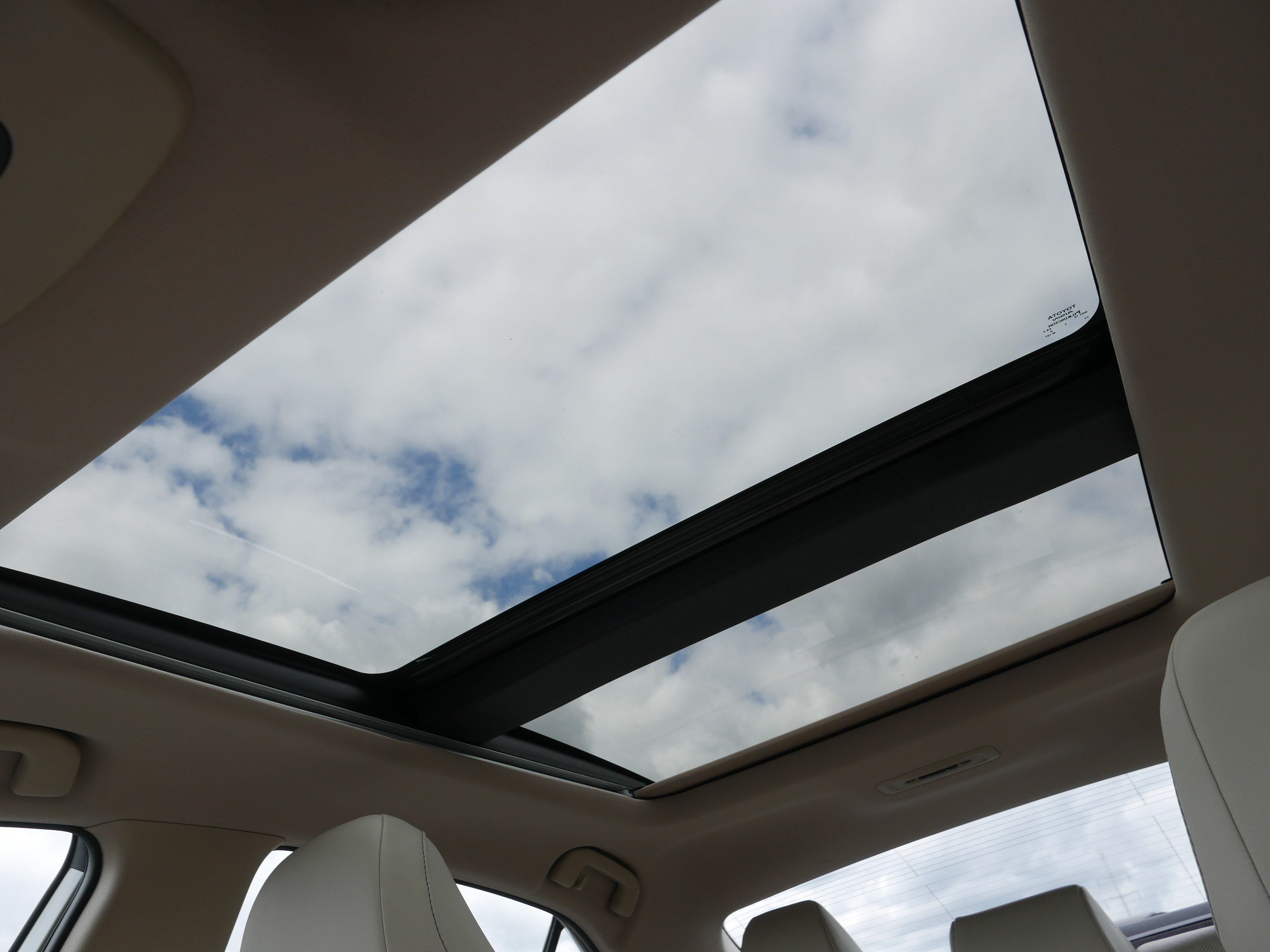 Used 2023 Wind Chill Pearl Toyota XLE image 33