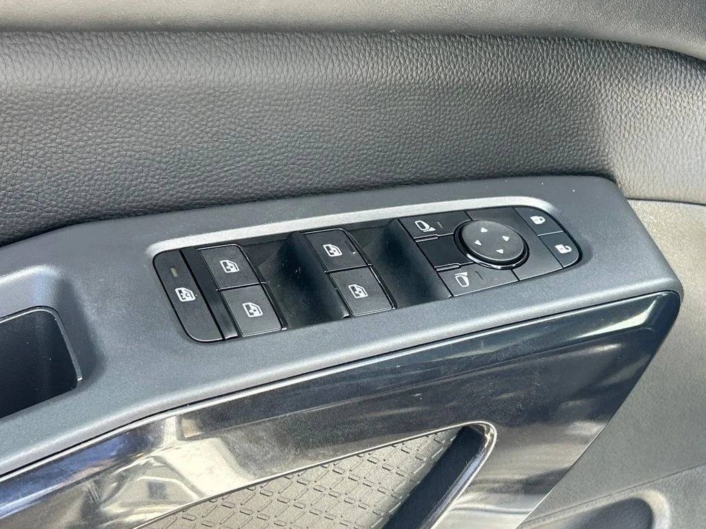 Certified Used 2025 White Nissan SV image 21