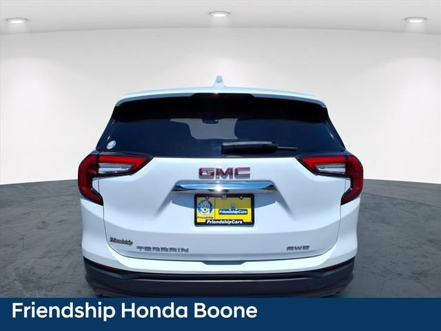 Used 2023 White GMC SLE image 10