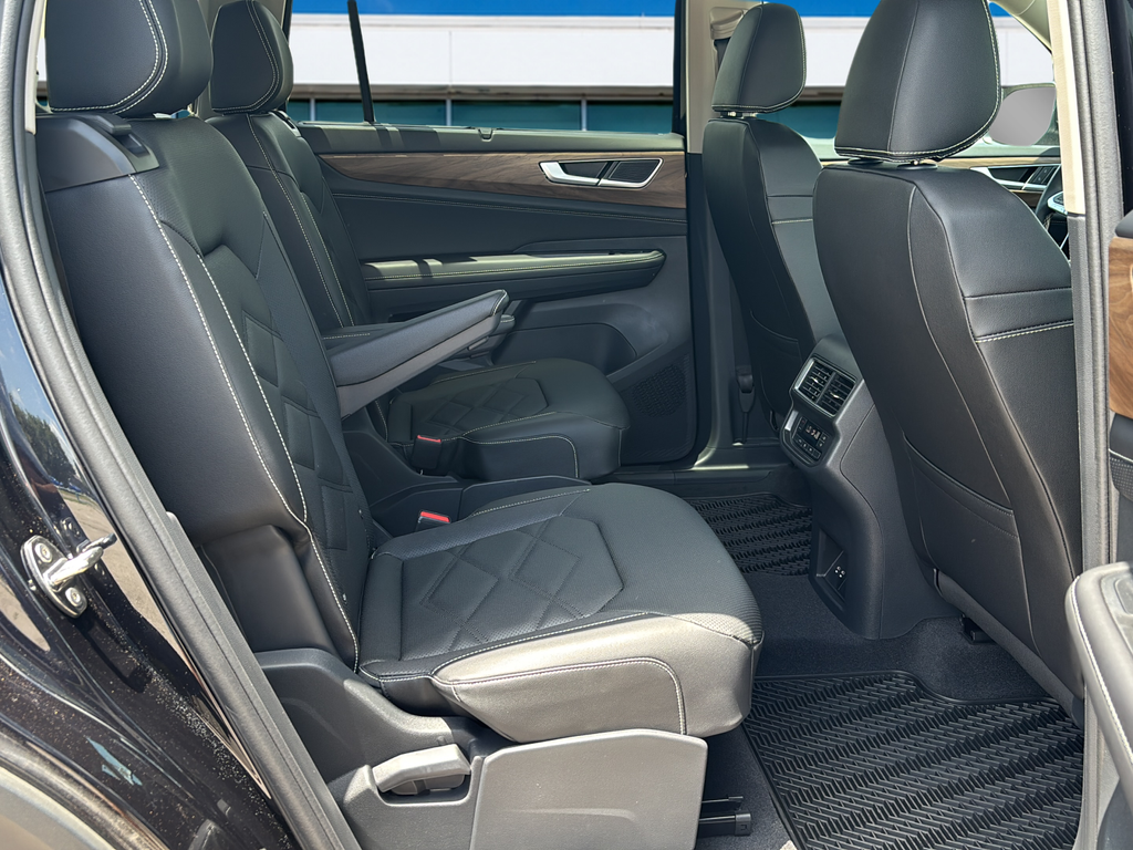 2026 Volkswagen Atlas SE w/Tech - Photo 13