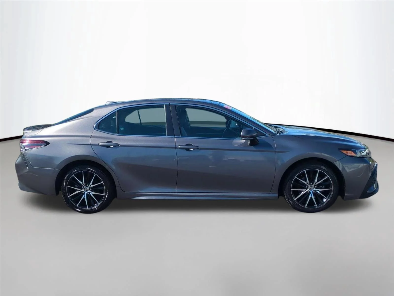 Used 2022 Predawn Gray Mica Toyota SE image 6
