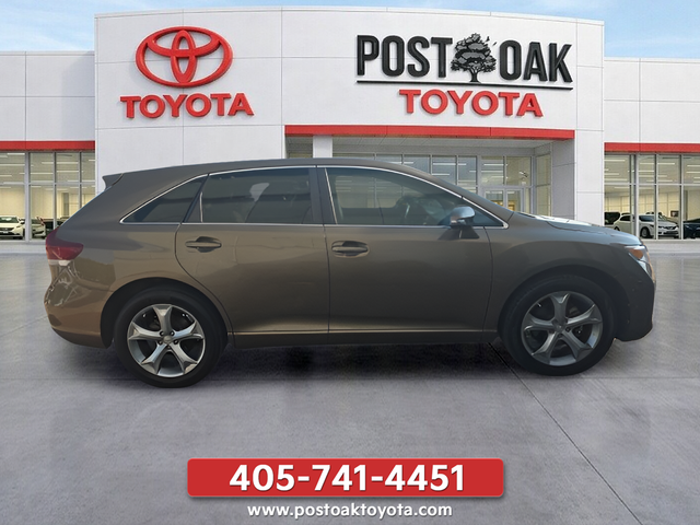 Used 2013 Gold Toyota LE image 8