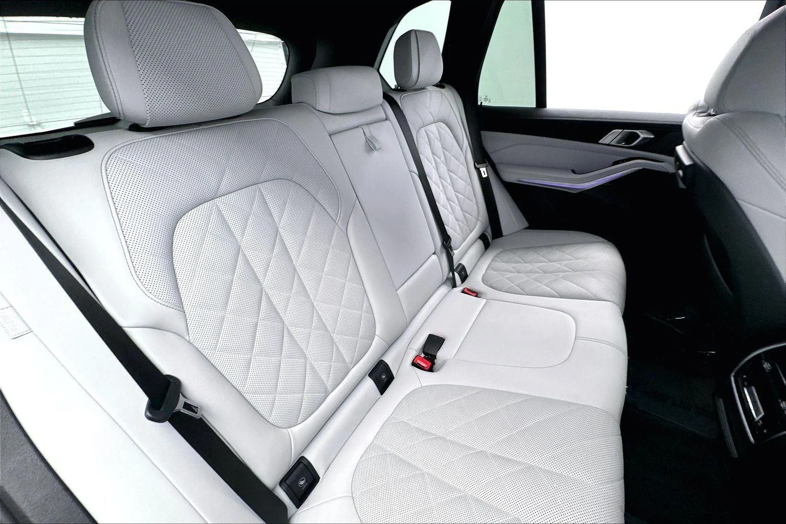 Used 2023 Black Sapphire Metallic BMW xDrive40i image 27