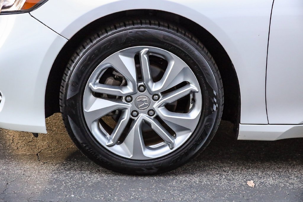 Used 2020 Platinum White Pearl Honda LX image 6