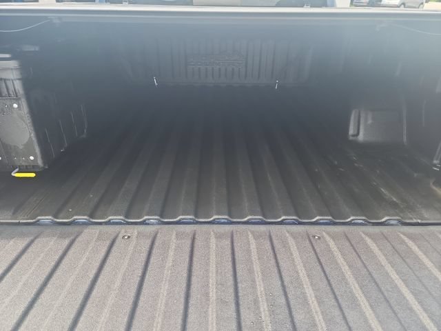 Used 2020 NORTHSKY BLUE METALLIC Chevrolet High Country image 23