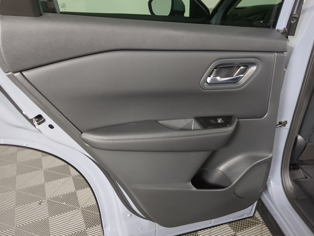 New 2026 Boulder Gray Pearl Nissan SV image 15