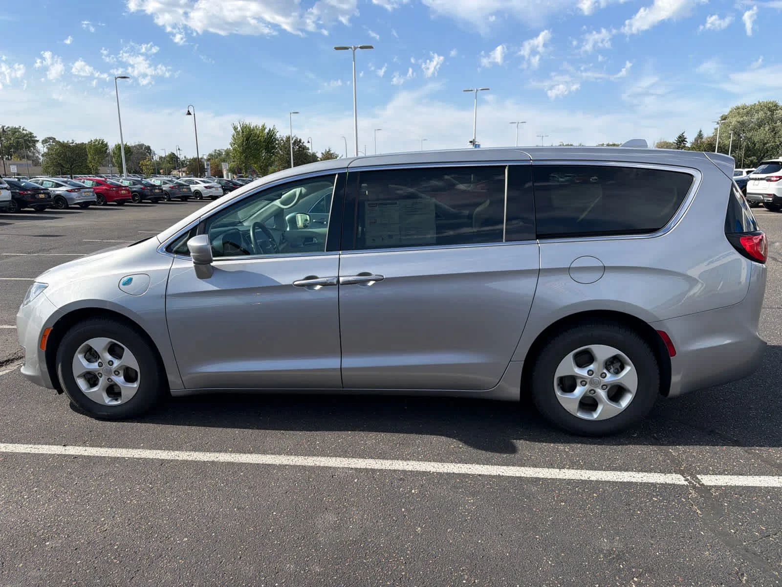Used 2018 Billet Silver Metallic Clearcoat Chrysler Hybrid Touring Plus image 22