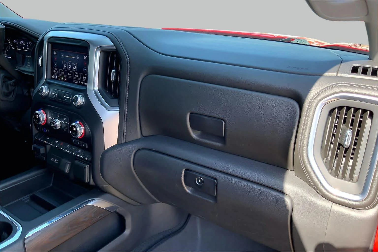 Used 2022 Cardinal Red GMC SLT image 18