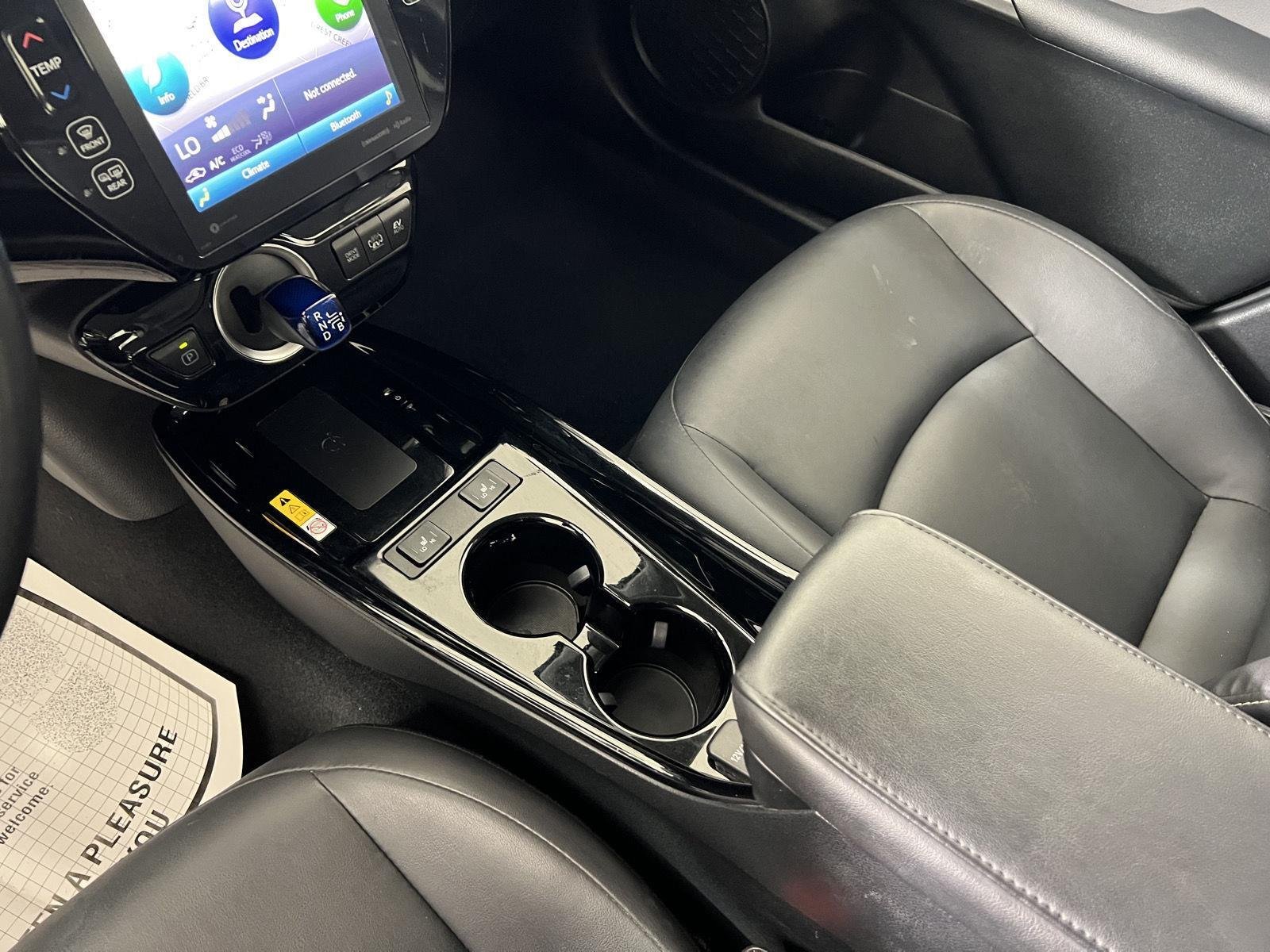 Used 2022 Wind Chill Pearl Toyota XLE image 23