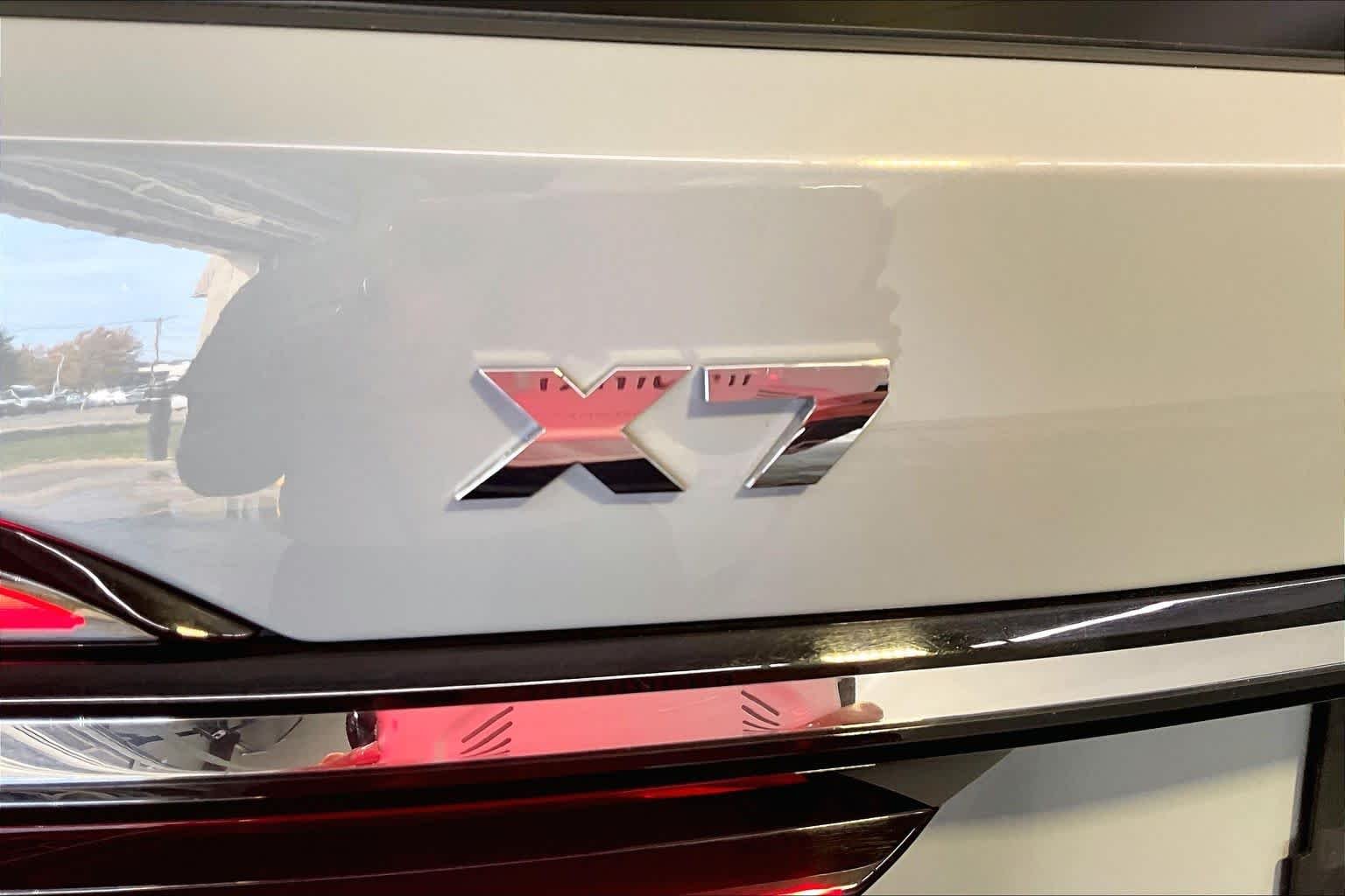 Used 2023 Brooklyn Grey Metallic BMW M60i image 10