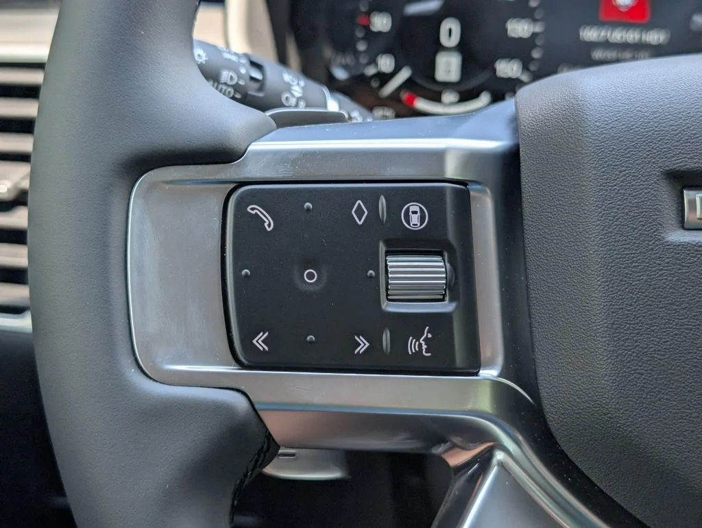 New 2026 Santorini Black Land Rover S image 25