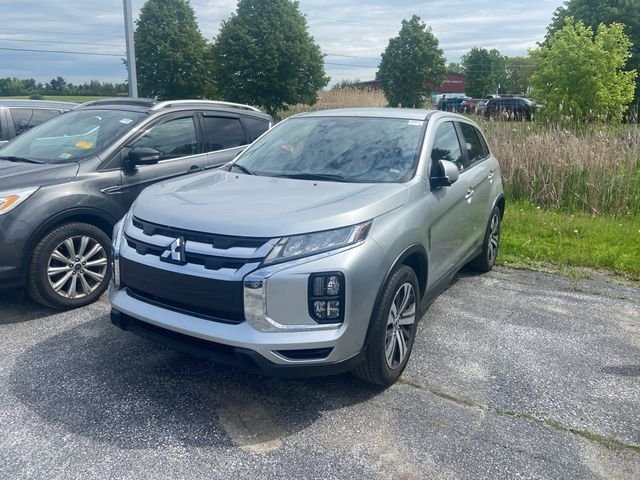 Used 2024 Silver Mitsubishi 2.0 SE image 3