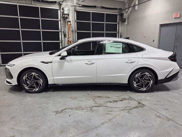 New 2026 White Hyundai SEL Sport image 4