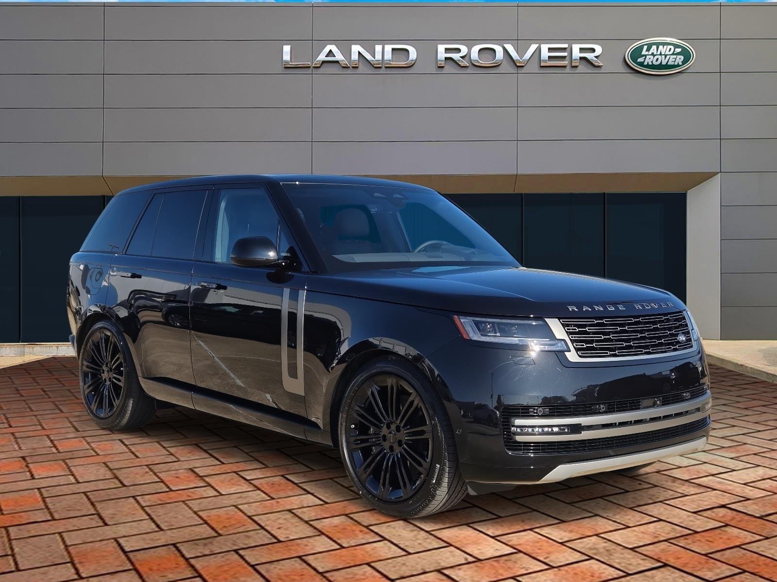 2026 Land Rover Range Rover 4.4 SE SWB's photo