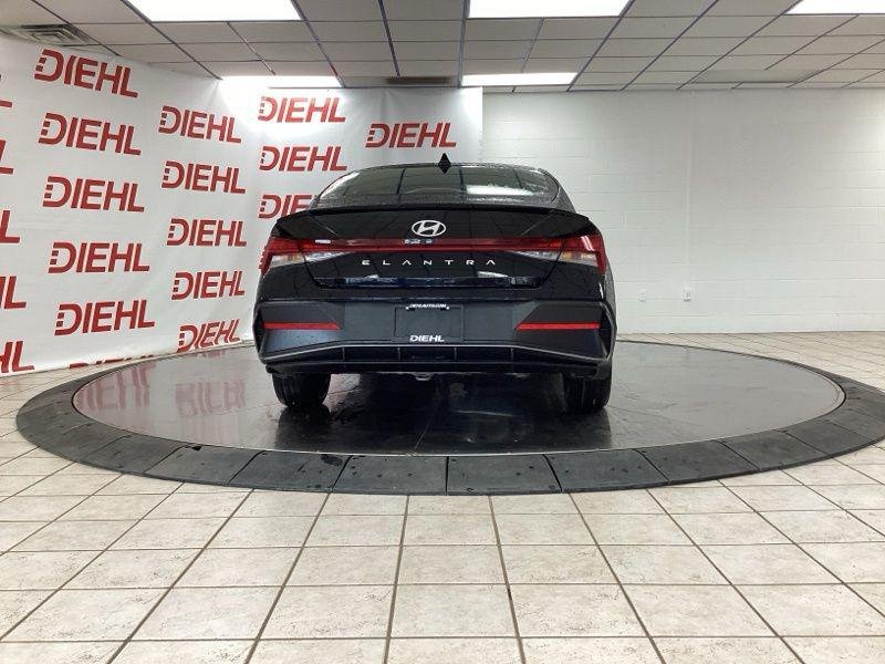 New 2026 Black Hyundai SEL Sport image 6