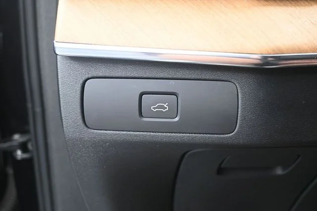 Used 2023 Black Volvo B6 Core image 16