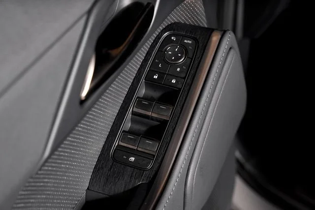 Used 2025 Incognito Lexus 550 Premium+ image 53