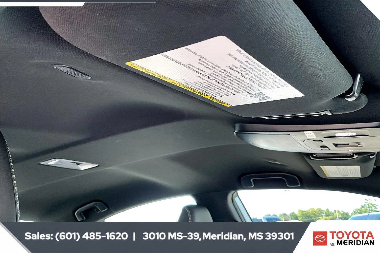 Used 2025 Ice Cap Toyota SE (Natl) image 16