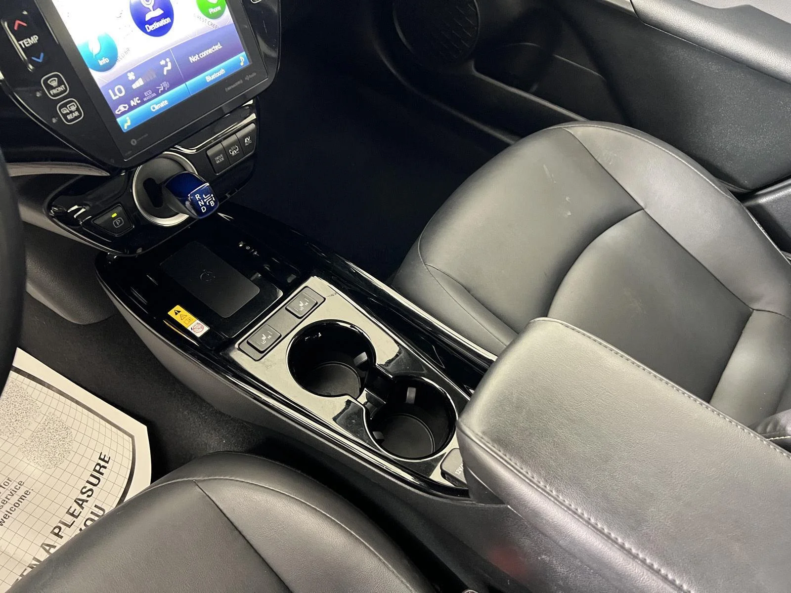 Used 2022 Wind Chill Pearl Toyota XLE image 23