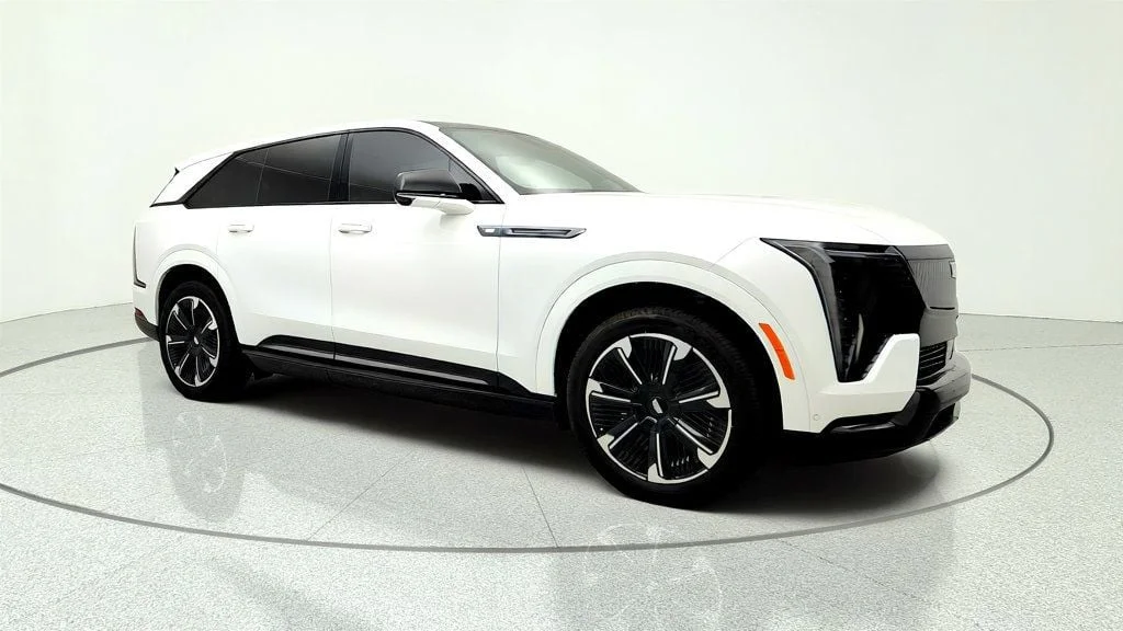 Used 2025 Summit White Cadillac AWD 4dr Sport 2 image 3