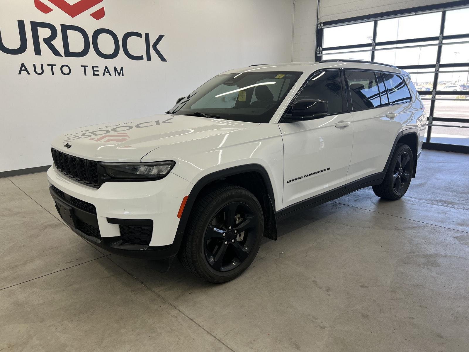 Used 2022 Bright White Clearcoat Jeep Altitude image 6
