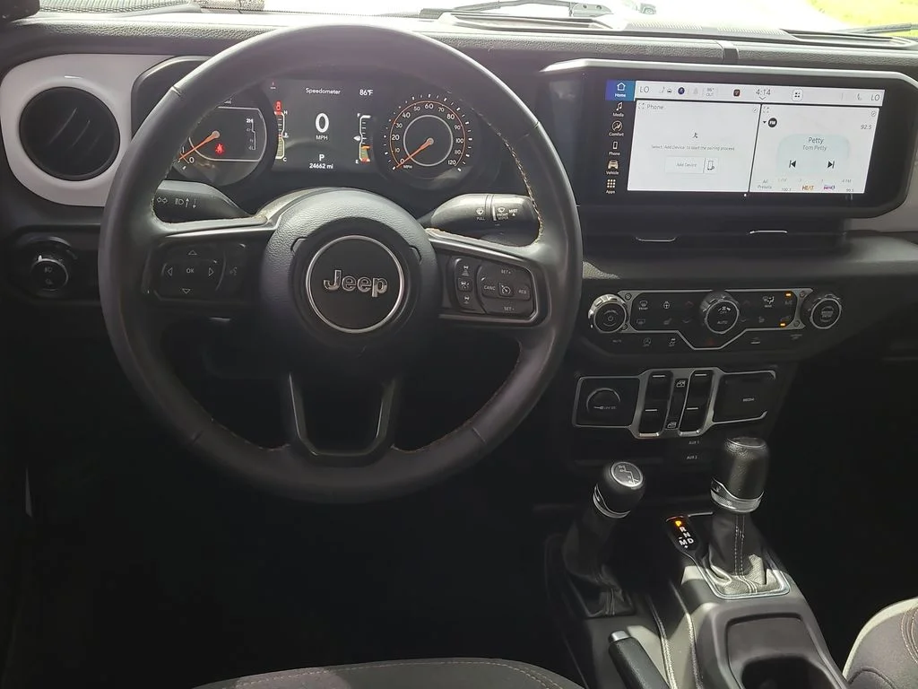 Used 2024 White Jeep Sport S image 17