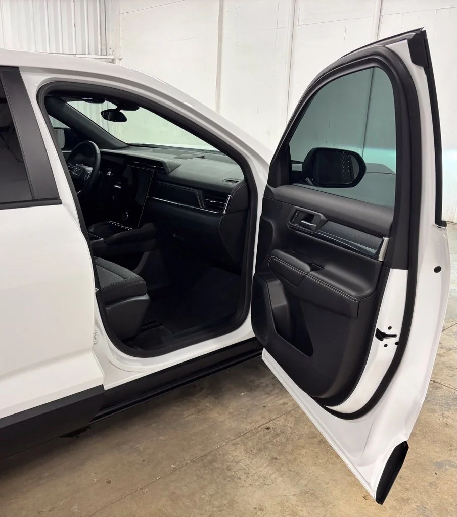 Used 2026 White GMC Elevation image 17