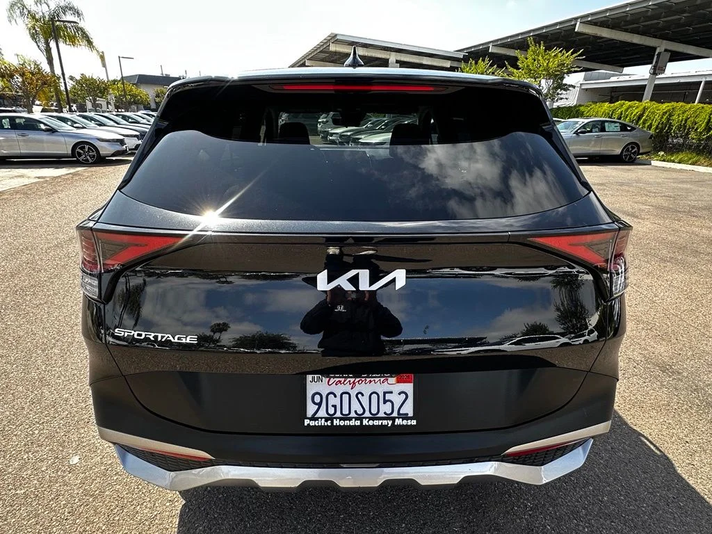 Used 2023 Black Kia LX image 7