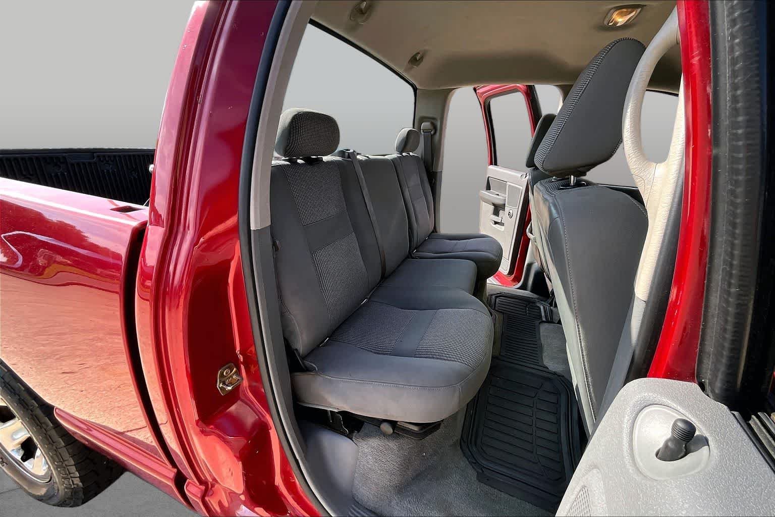 Used 2006 Inferno Red Crystal Pearl Dodge ST image 19