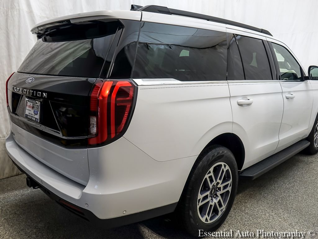Used 2025 Oxford White Ford Active image 7