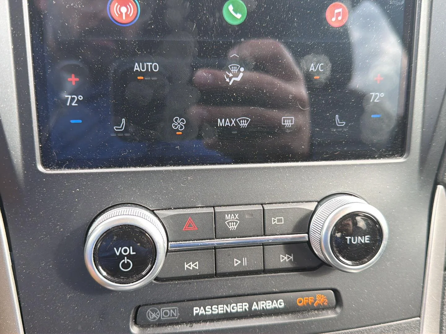 Used 2022 Oxford White Ford SEL image 18