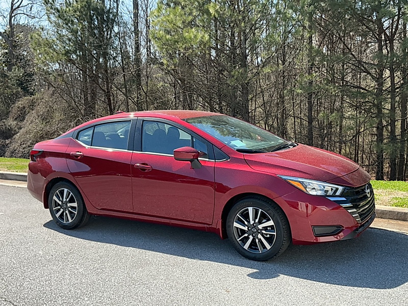 2025 Nissan Versa 1.6 SV CVT's photo