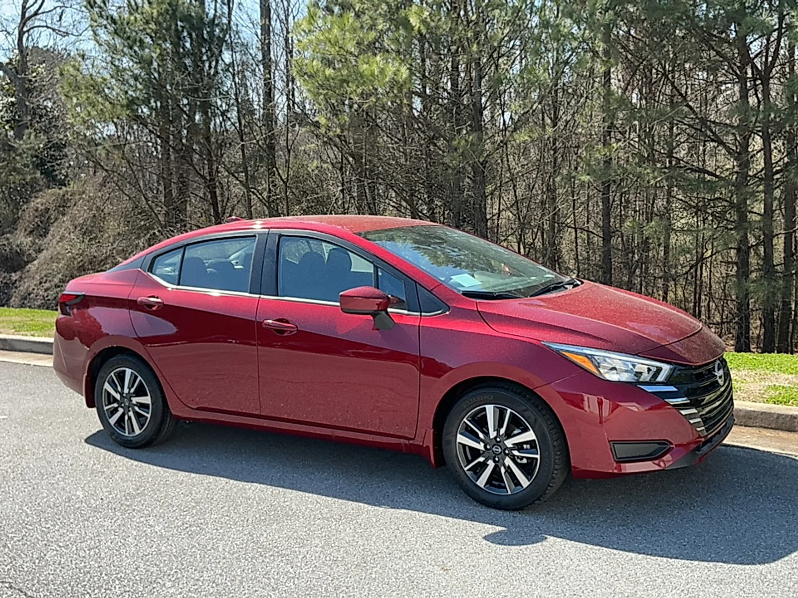 2025 Nissan Versa 1.6 SV CVT's photo