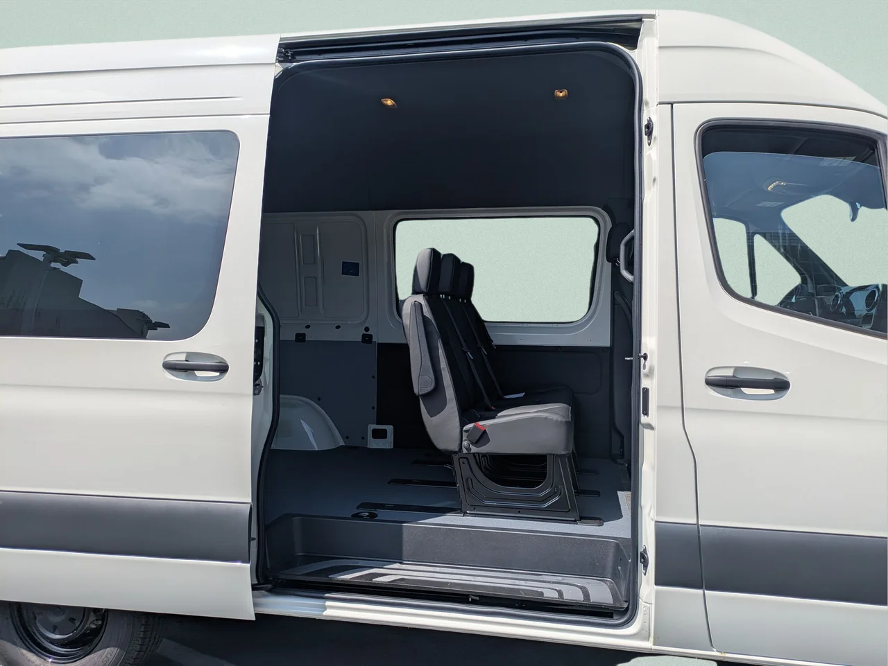 2025 Mercedes-Benz Sprinter Crew Van Base - Photo 6