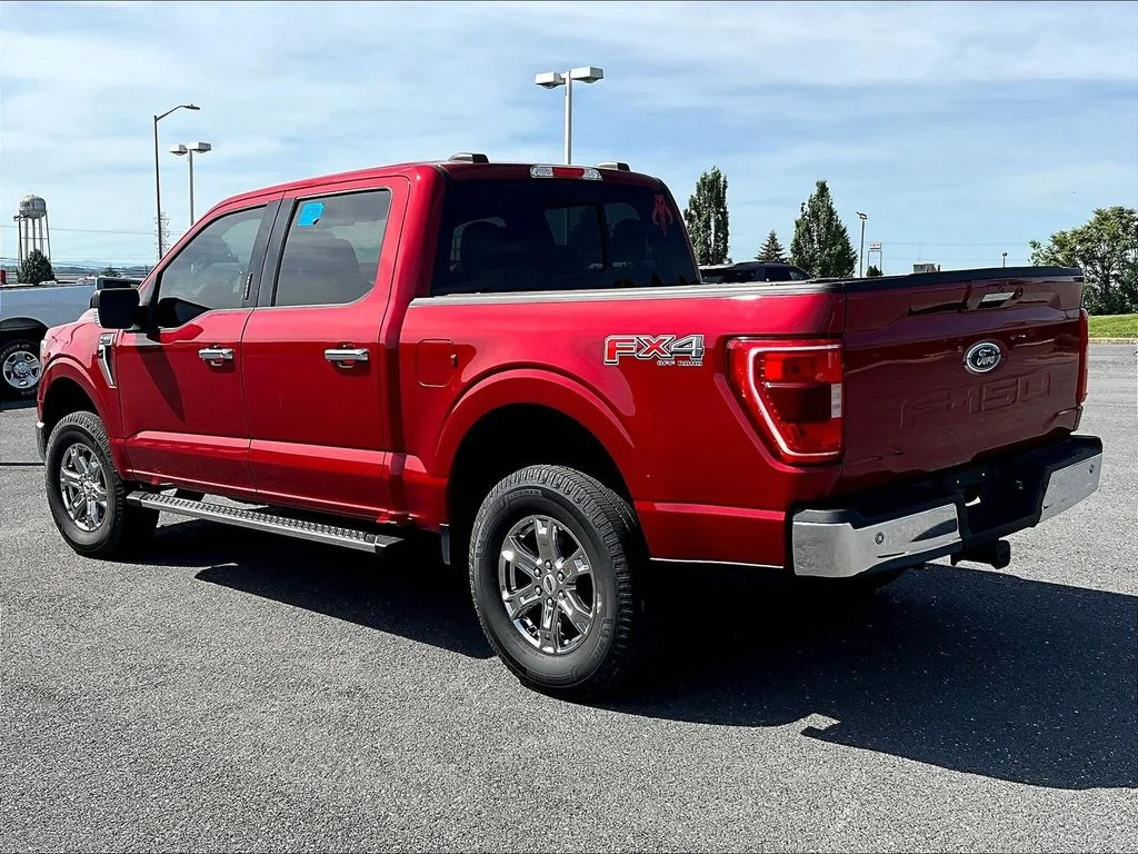 Used 2021 Red Ford XLT image 6