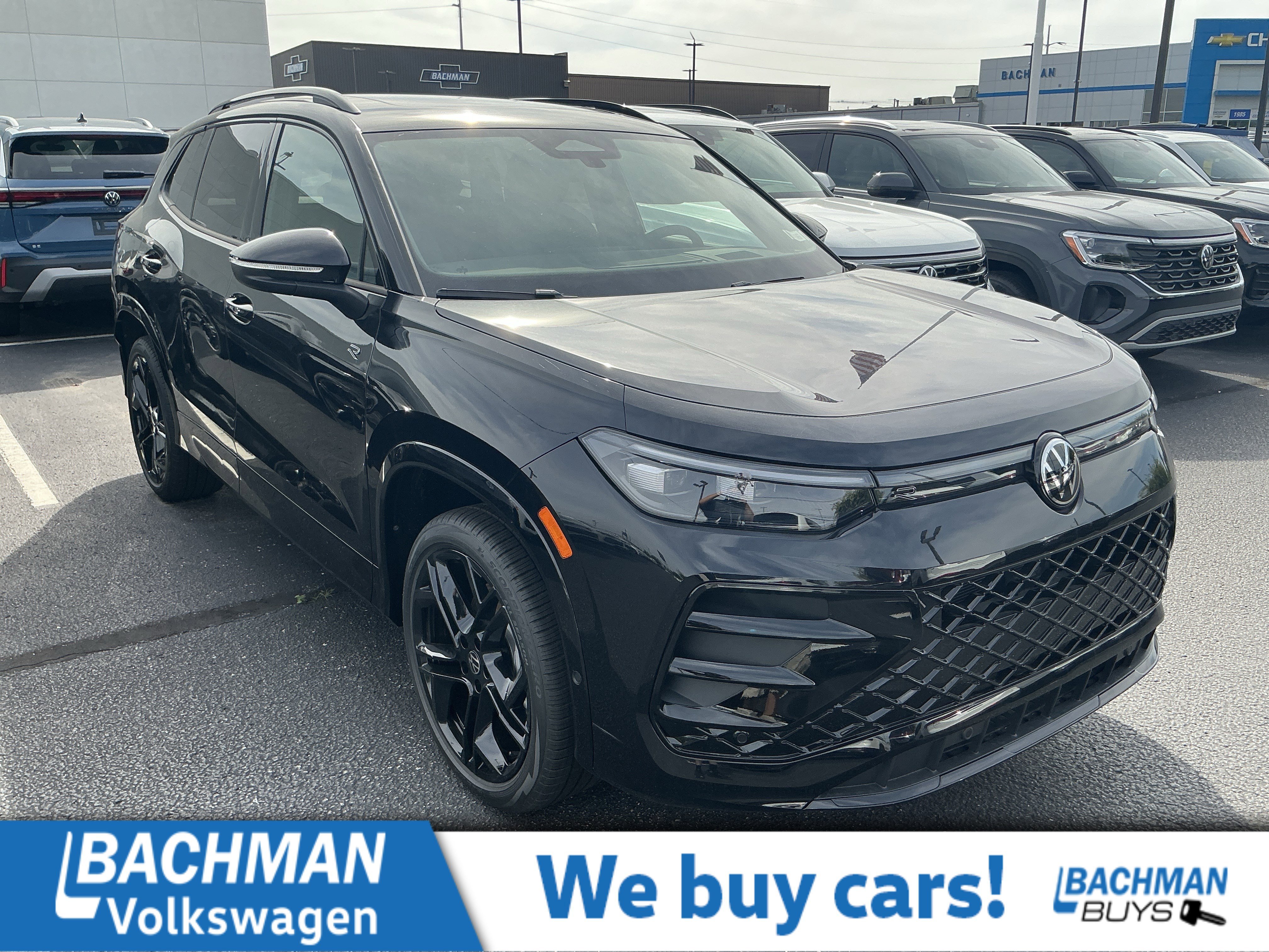 2026 Volkswagen Tiguan 2.0T SE R-Line Black 4Motion's photo