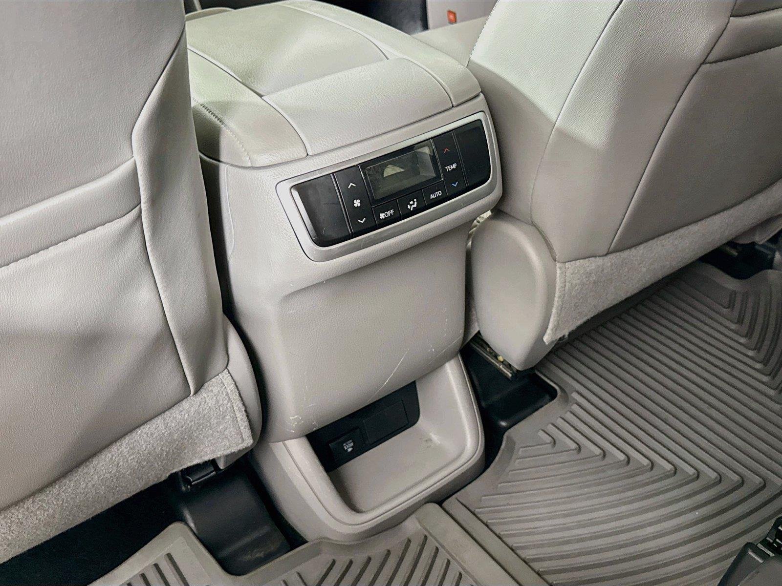 Used 2015 Silver Sky Metallic Toyota Limited image 39