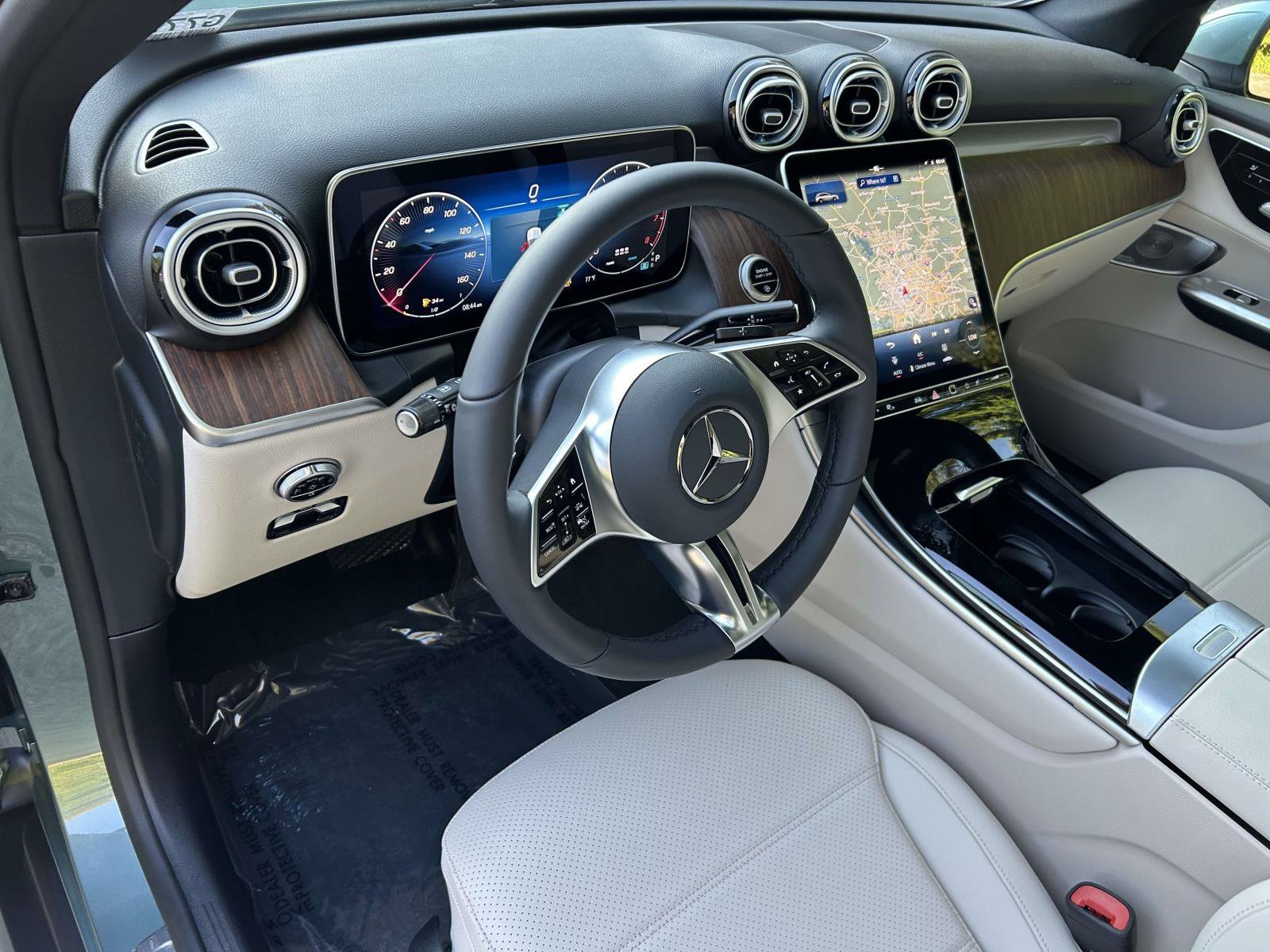 New 2027 Verde Silver Metallic Mercedes-Benz GLC 300 SUV image 19