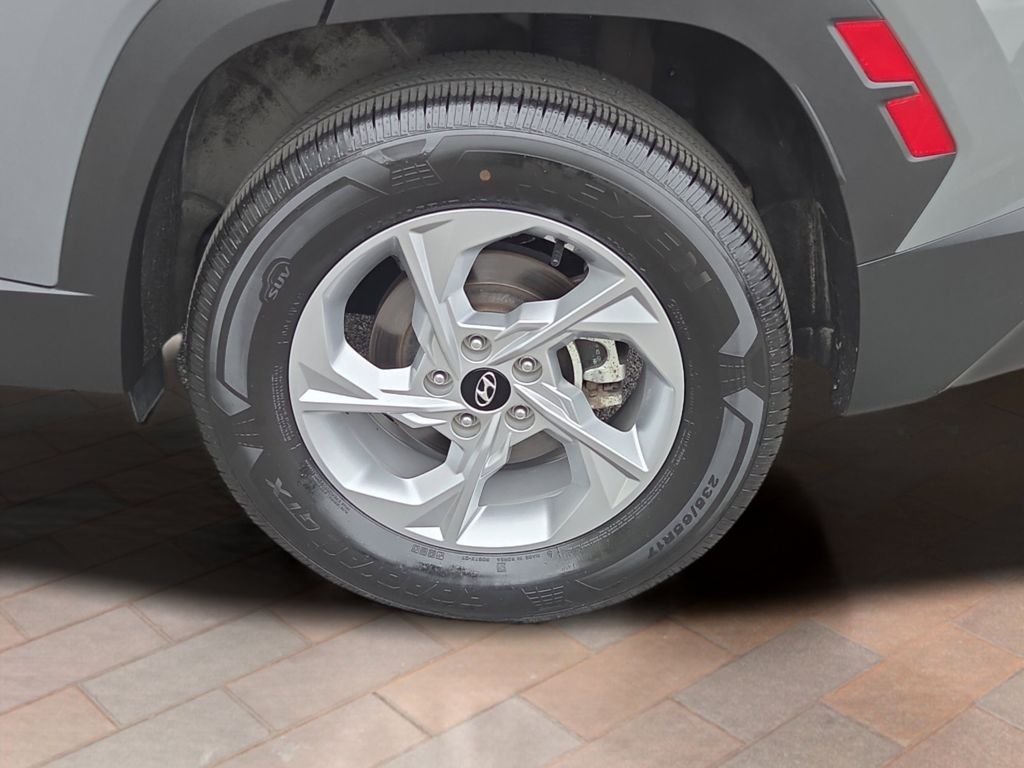 Used 2024 Gray Hyundai SEL image 25